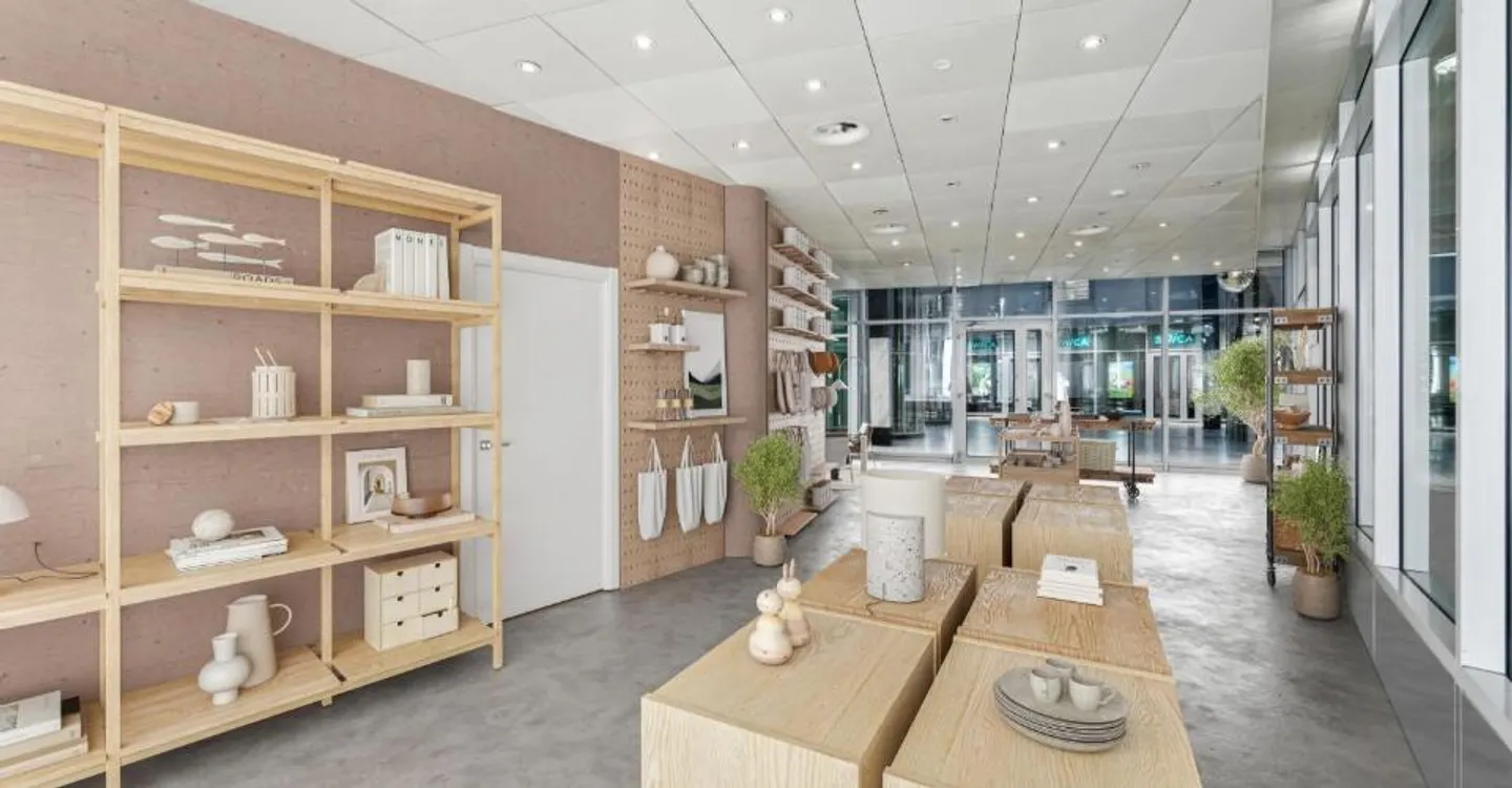Versatile Commercial Space - Photo 4 of 7