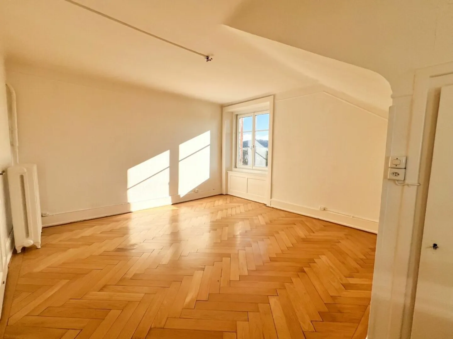 Bell'appartamento con 3 camere nei Monts - Foto 2 di 8