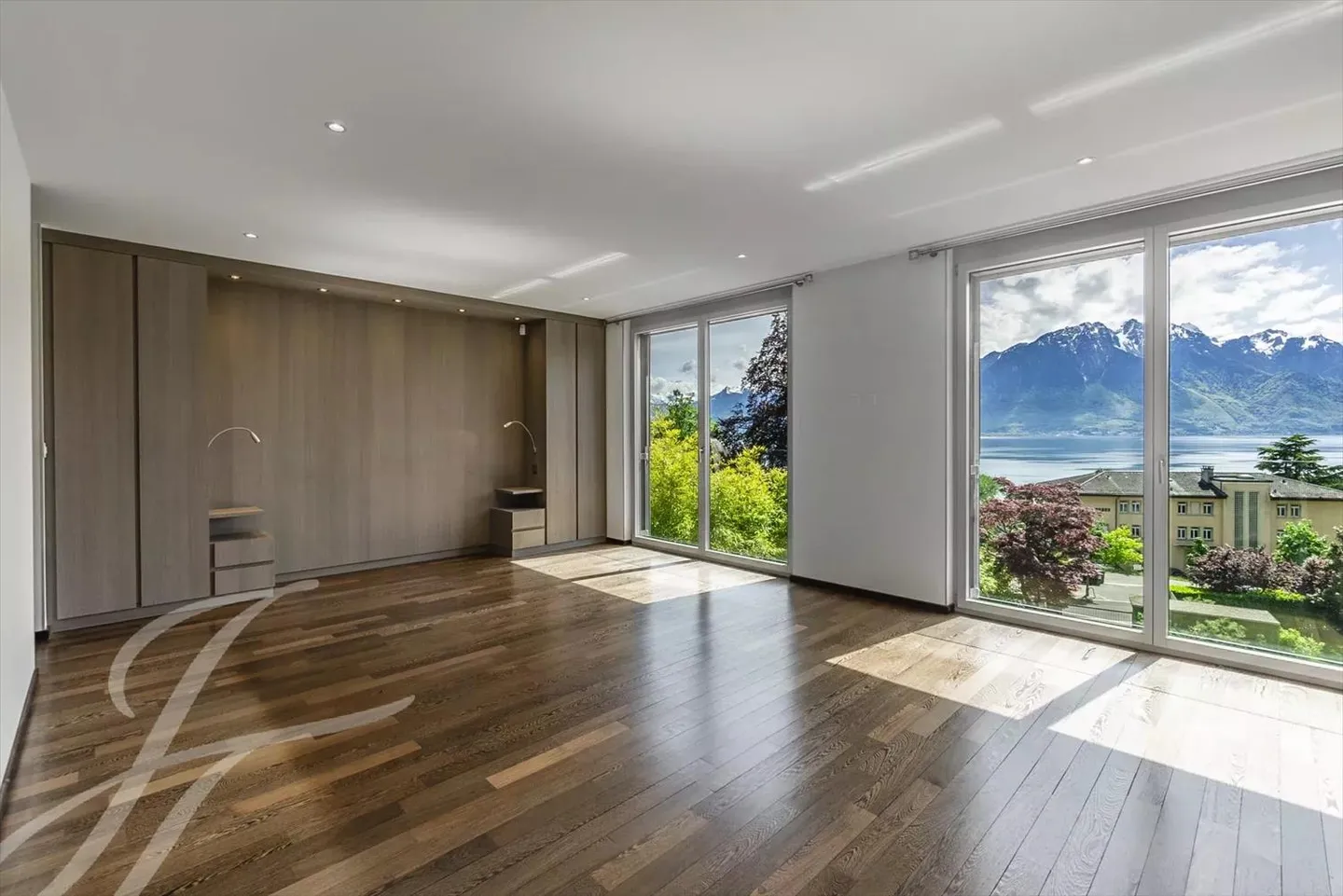 Attico in stile moderno con vista a 360 gradi - Foto 8 di 12