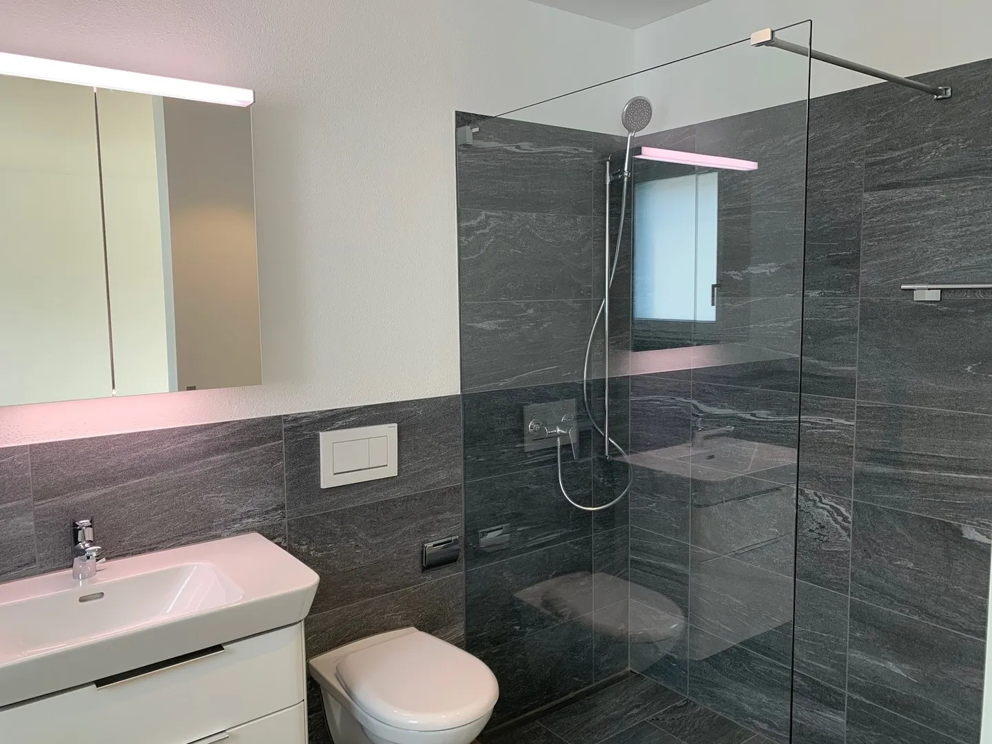 Appartement en Attique Spacieux avec Belle Terrasse - Photo 7 sur 11
