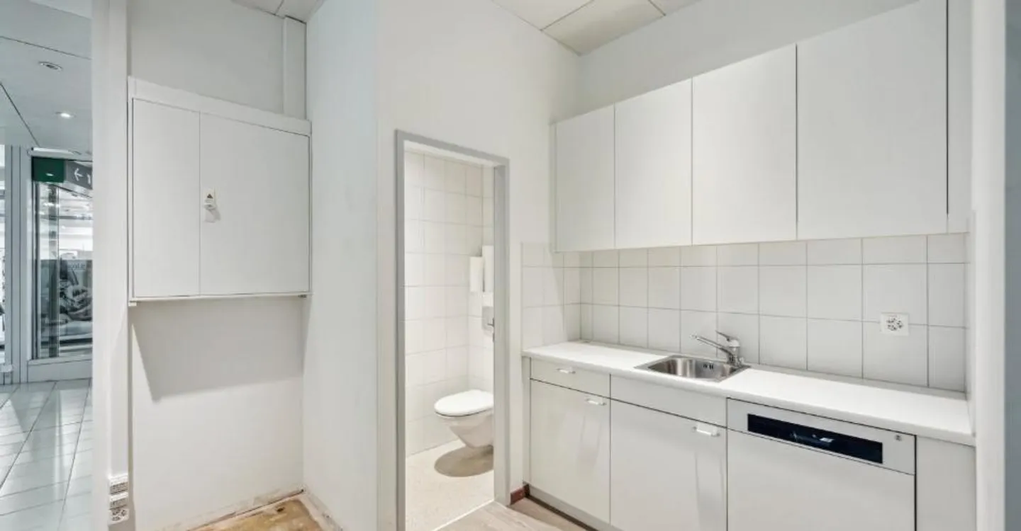 Versatile Commercial Space - Photo 7 of 7