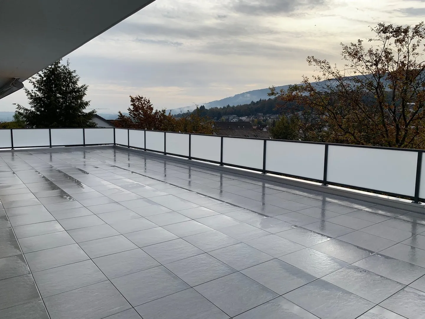 Appartement en Attique Spacieux avec Belle Terrasse - Photo 10 sur 11