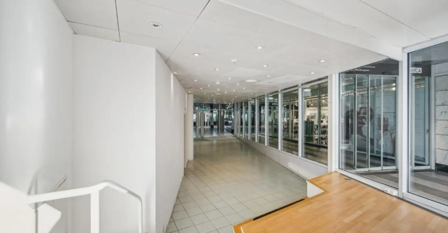 Versatile Commercial Space - Photo 5 of 7