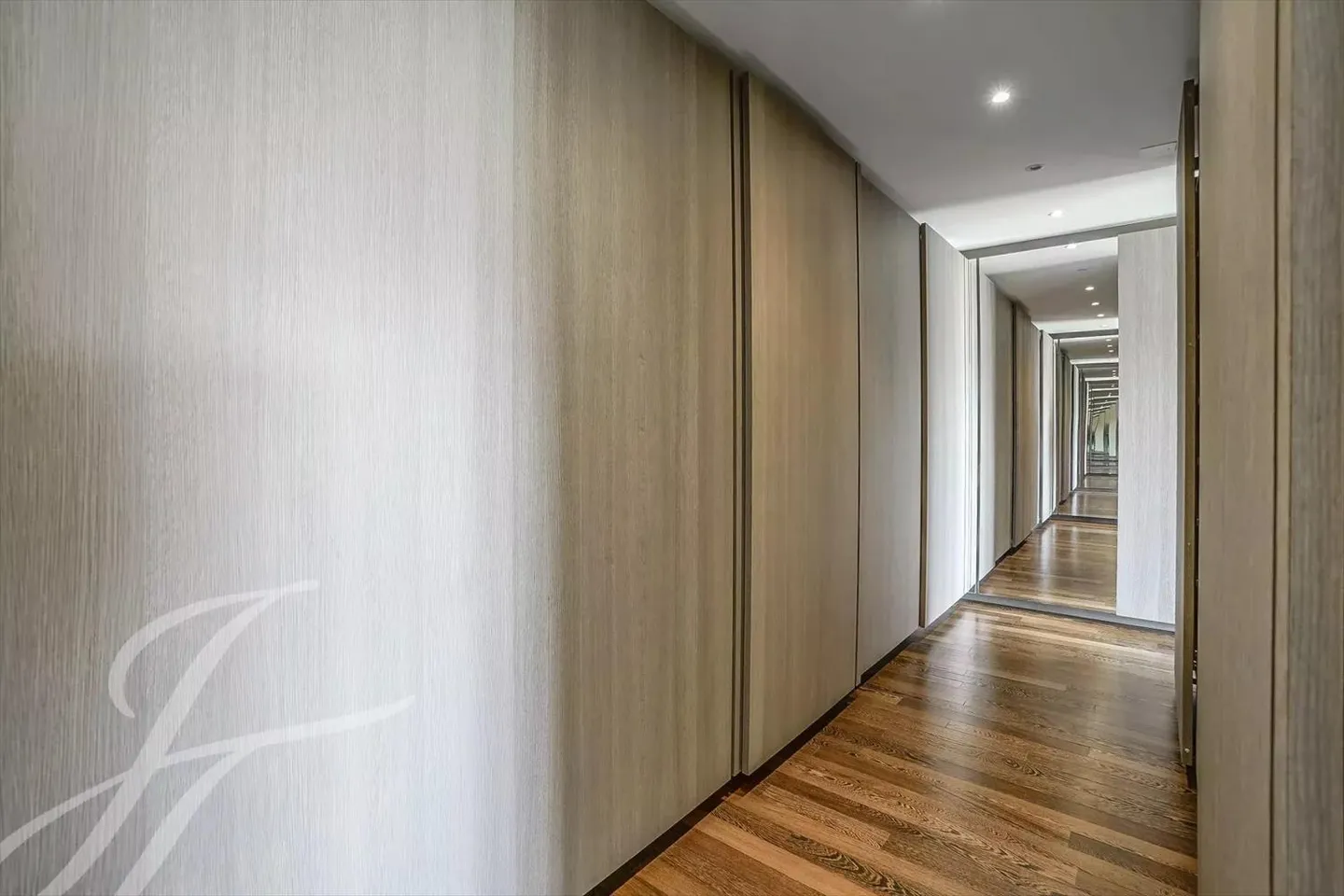 Attico in stile moderno con vista a 360 gradi - Foto 9 di 12