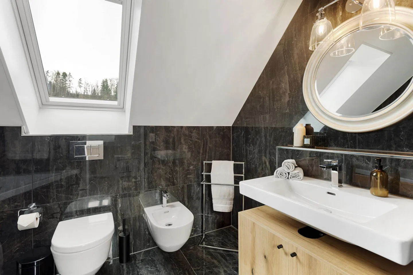 Penthouse Feel: Luxurious 5.5-Room Penthouse Apartment for High Demands - Photo 19 of 21