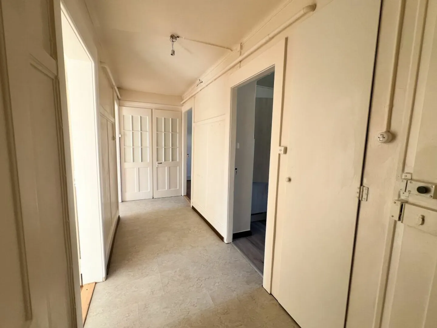 Bell'appartamento con 3 camere nei Monts - Foto 3 di 8