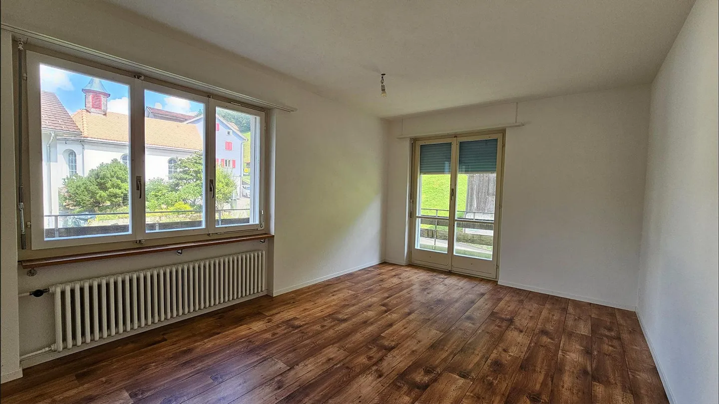 Appartamento 5,5 locali a Volligen con terrazza e vista lago libera - Foto 10 di 17