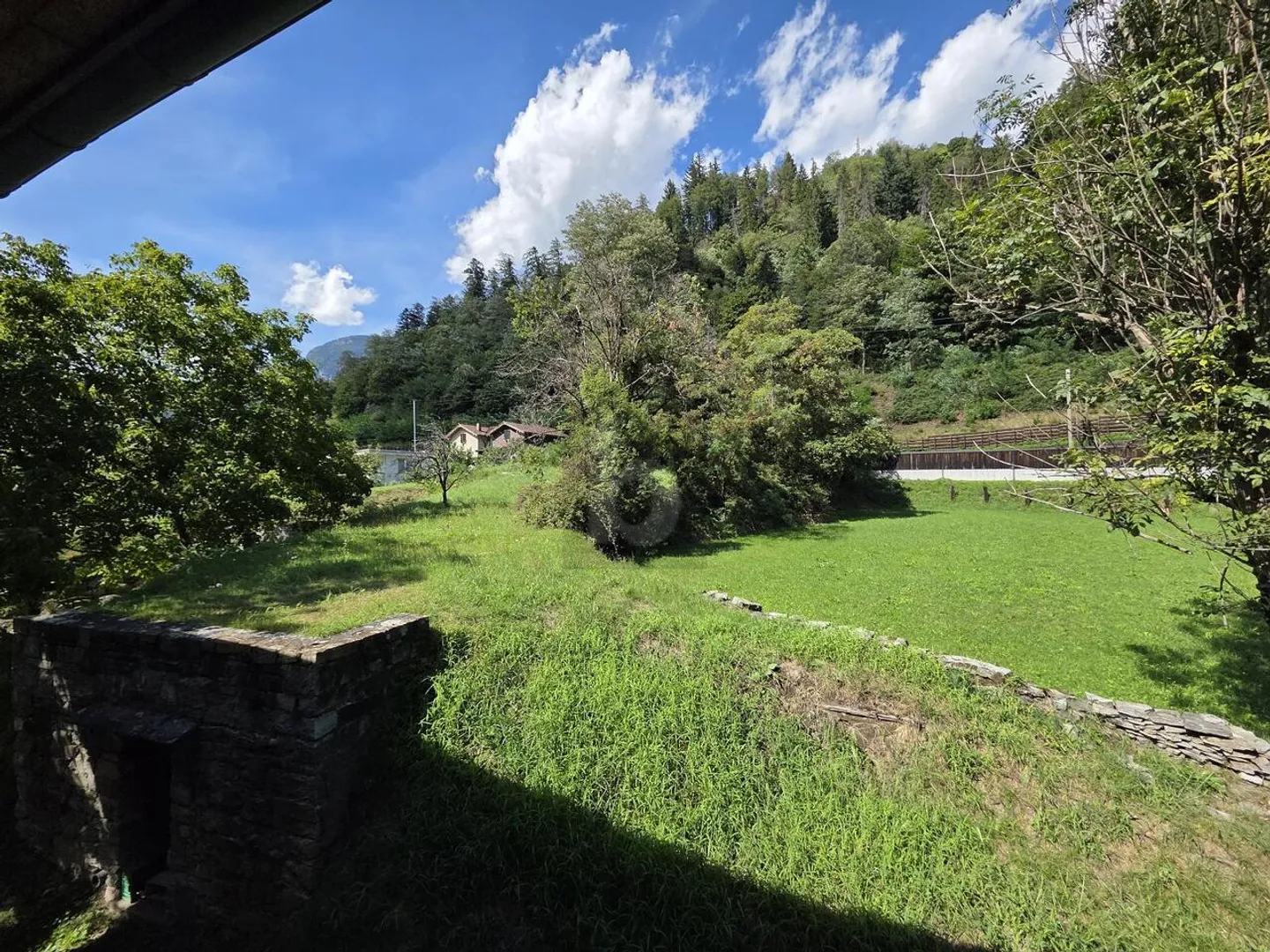 SPACIEUX ET ACCUEILLANT DANS UN EMPLACEMENT TRANQUILLE - Photo 1 sur 6