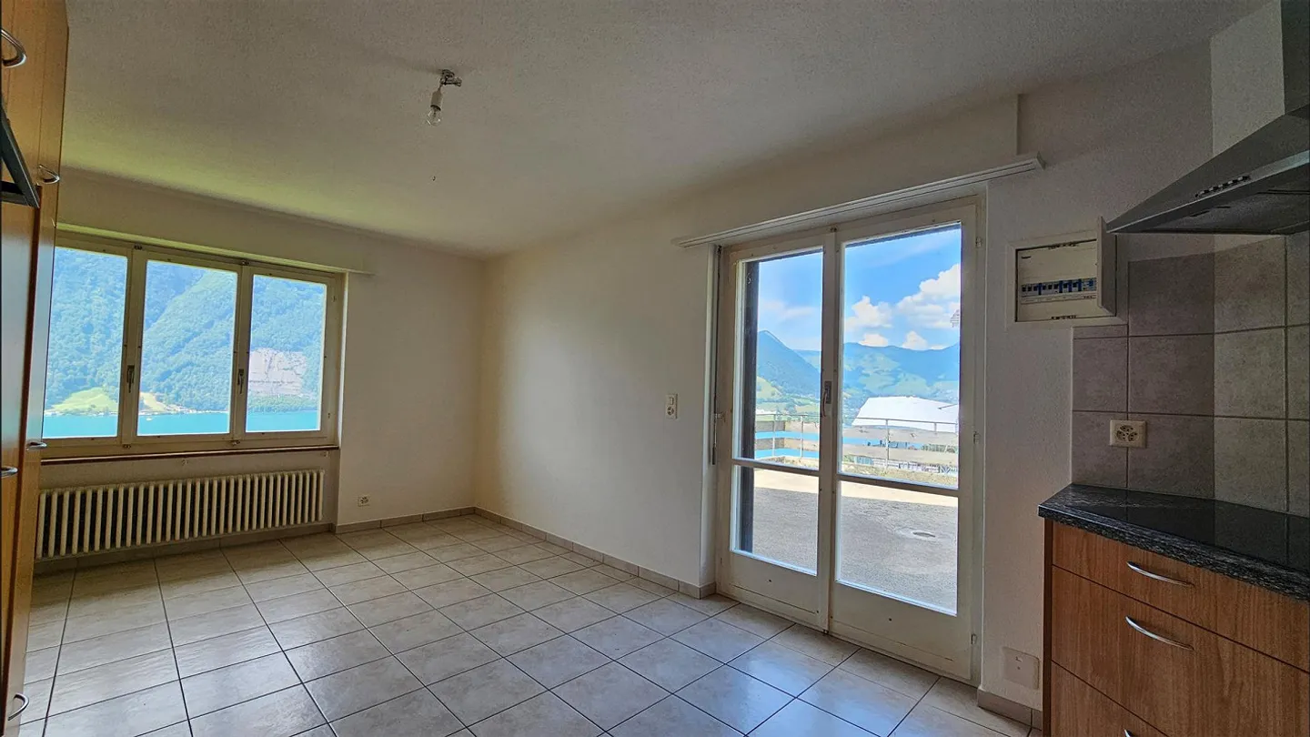 Appartamento 5,5 locali a Volligen con terrazza e vista lago libera - Foto 13 di 17