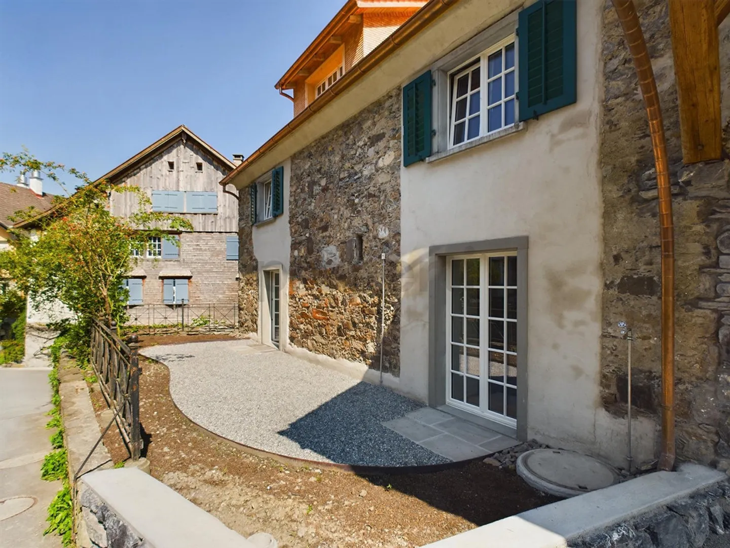 Exklusive Doppelhaushälfte mit sonnigem Sitzplatz - Foto 1 von 11