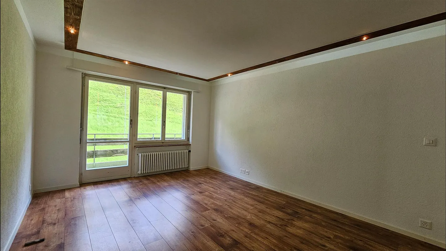 Appartamento 5,5 locali a Volligen con terrazza e vista lago libera - Foto 8 di 17