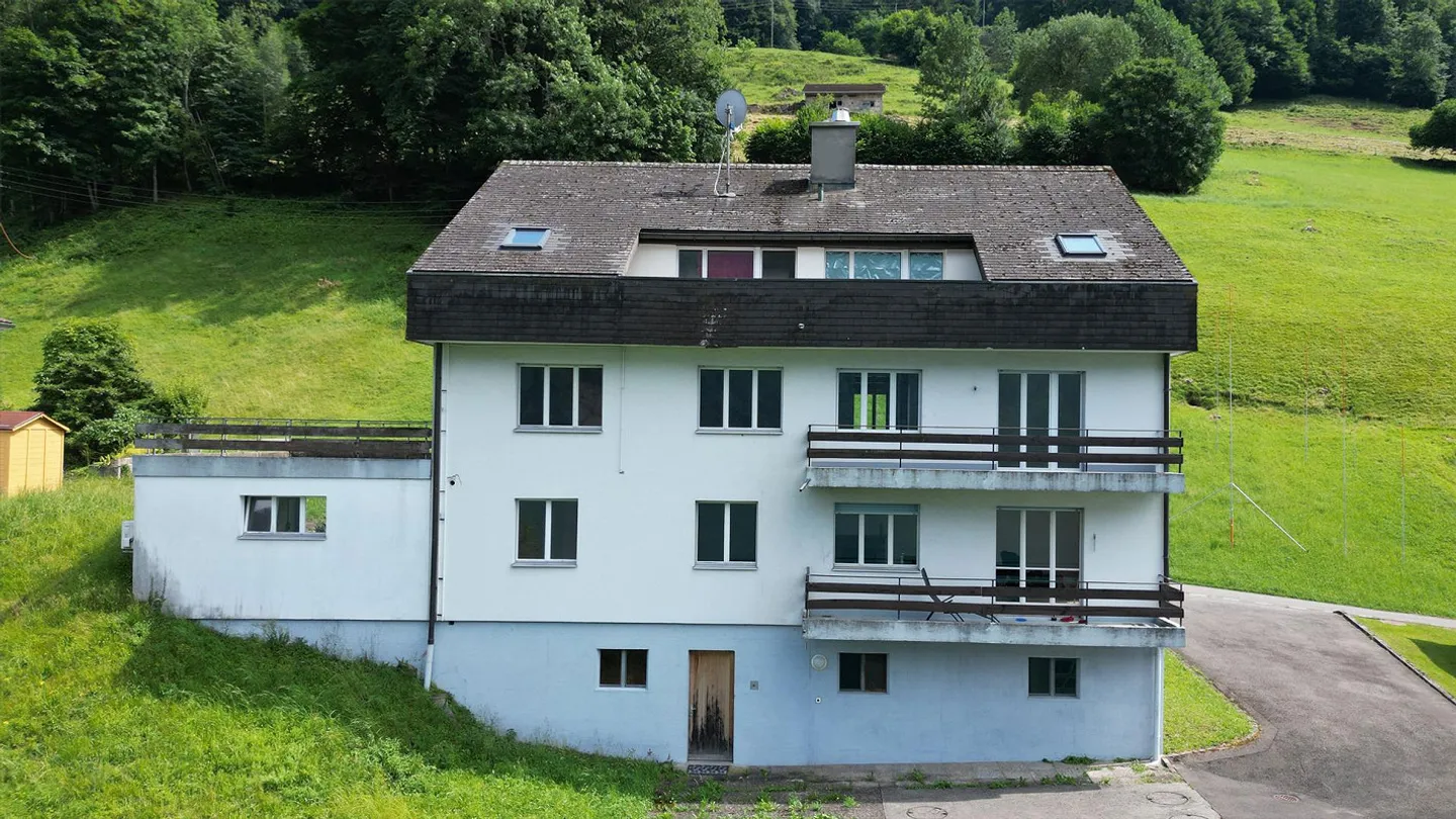 Appartamento 5,5 locali a Volligen con terrazza e vista lago libera - Foto 17 di 17