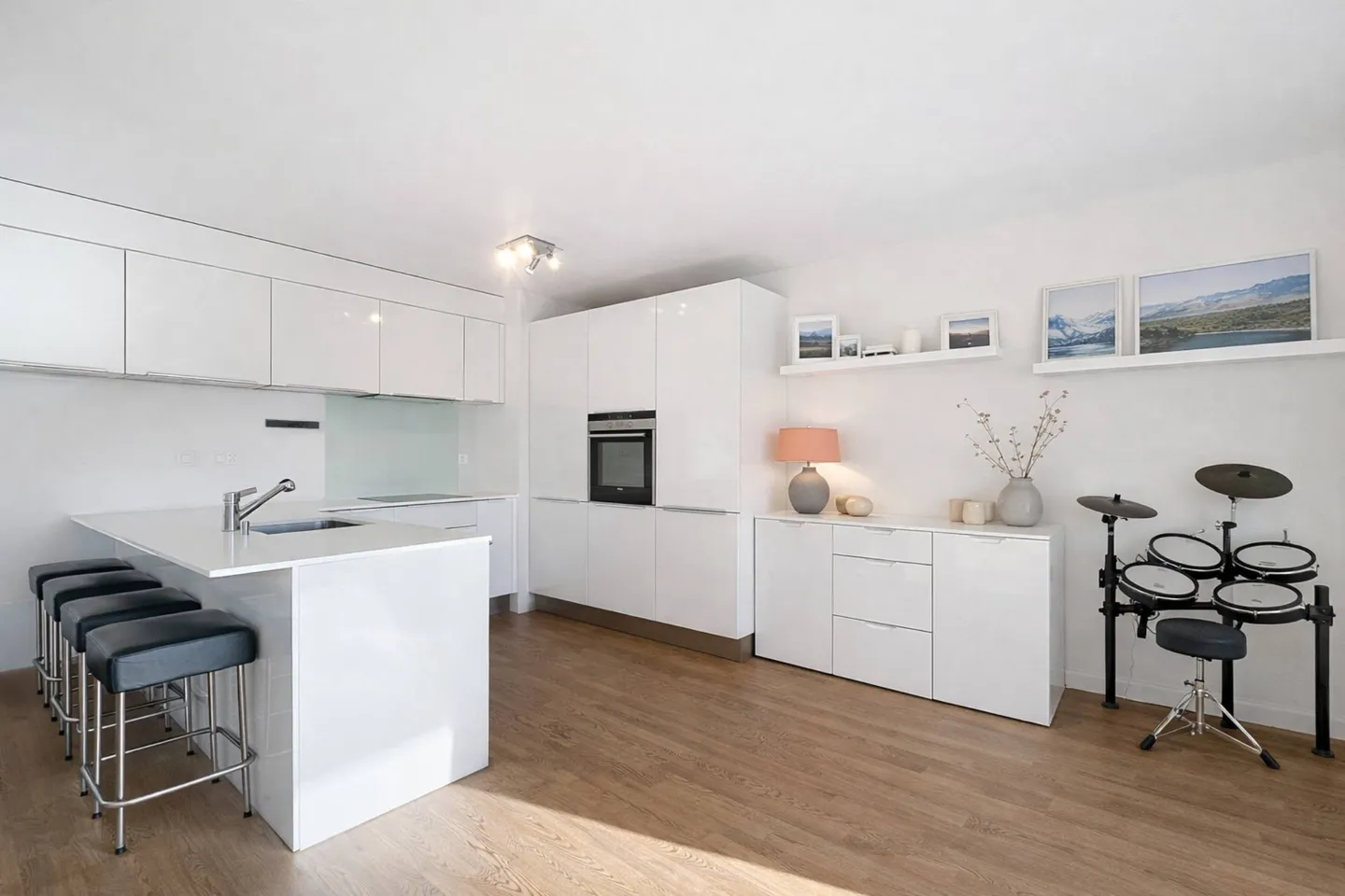 Appartamento Contemporaneo con Vista Lago - Foto 5 di 9