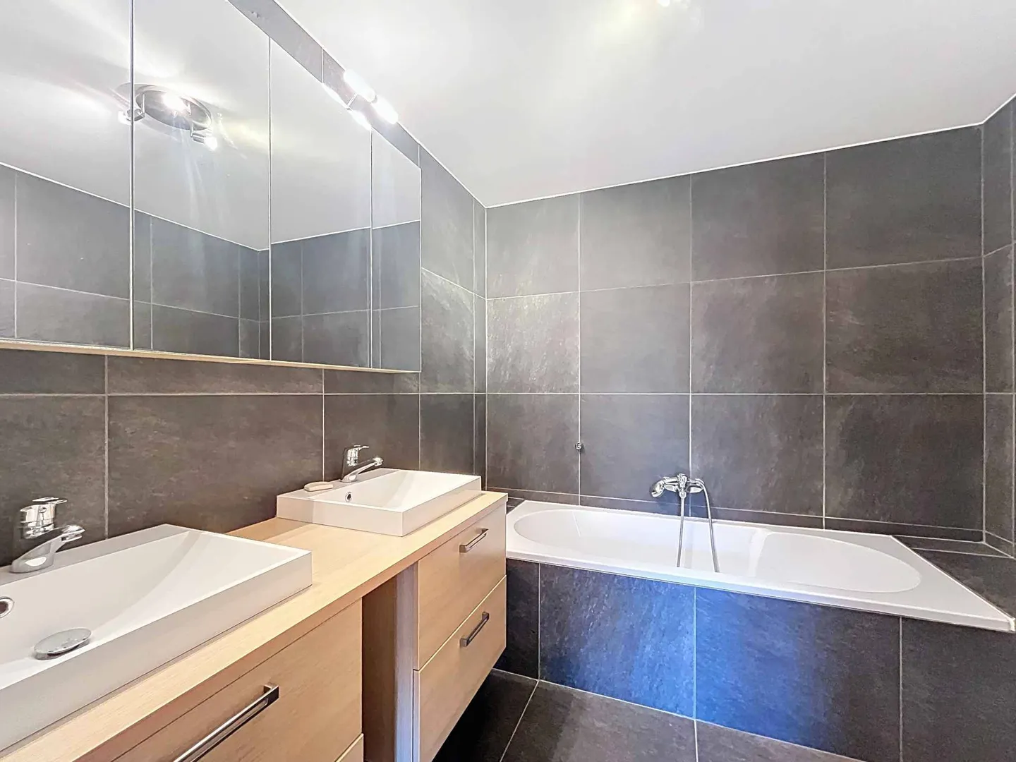 Appartamento Contemporaneo con Vista Lago - Foto 7 di 9