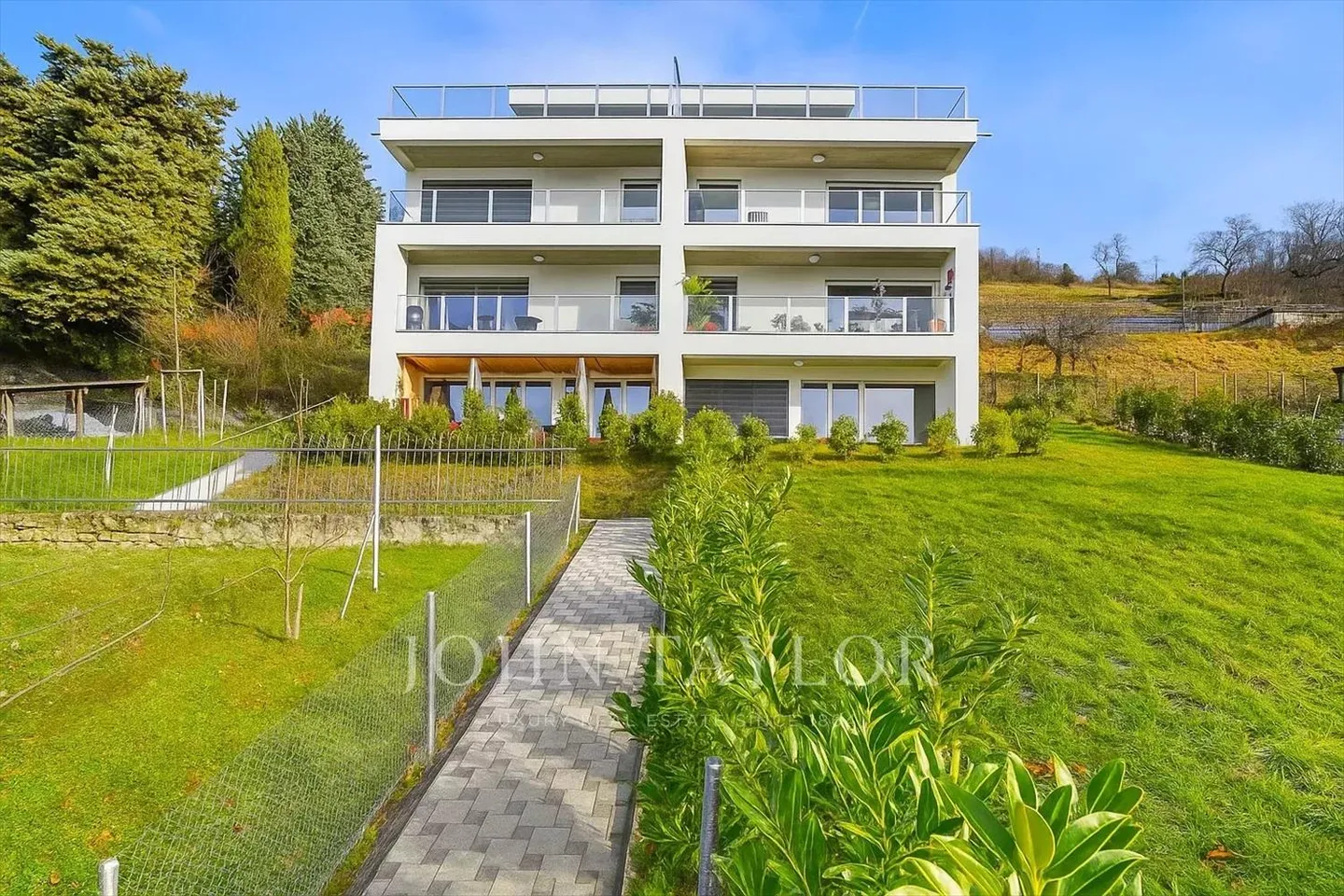 Wachen Sie mit Blick auf den See auf: herrlicher 3,5-Zimmer-Panoramablick - Foto 2 von 10