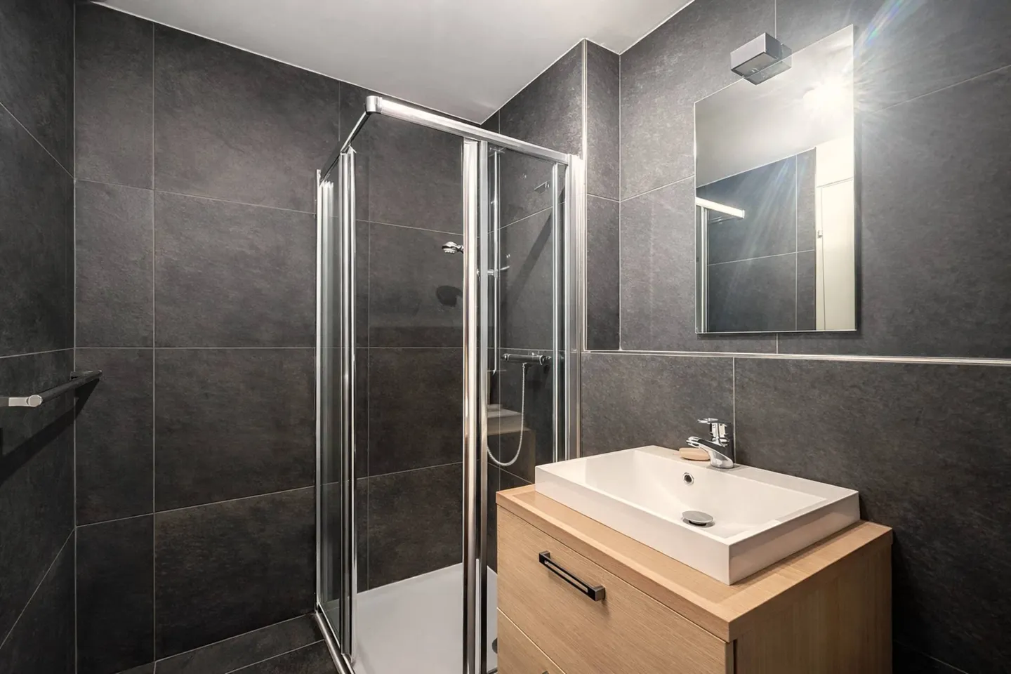 Appartamento Contemporaneo con Vista Lago - Foto 8 di 9