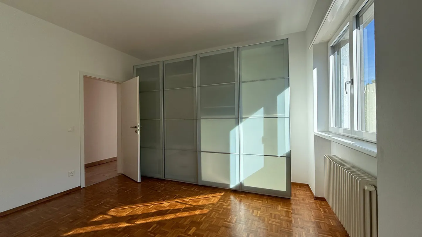 Bequeme 4.5 Zimmer mit Blick auf den Cassarate-Fluss - Foto 5 von 13
