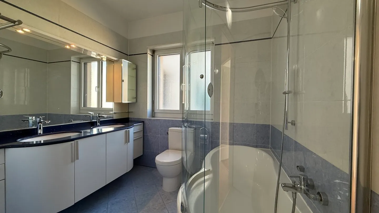 Bequeme 4.5 Zimmer mit Blick auf den Cassarate-Fluss - Foto 6 von 13