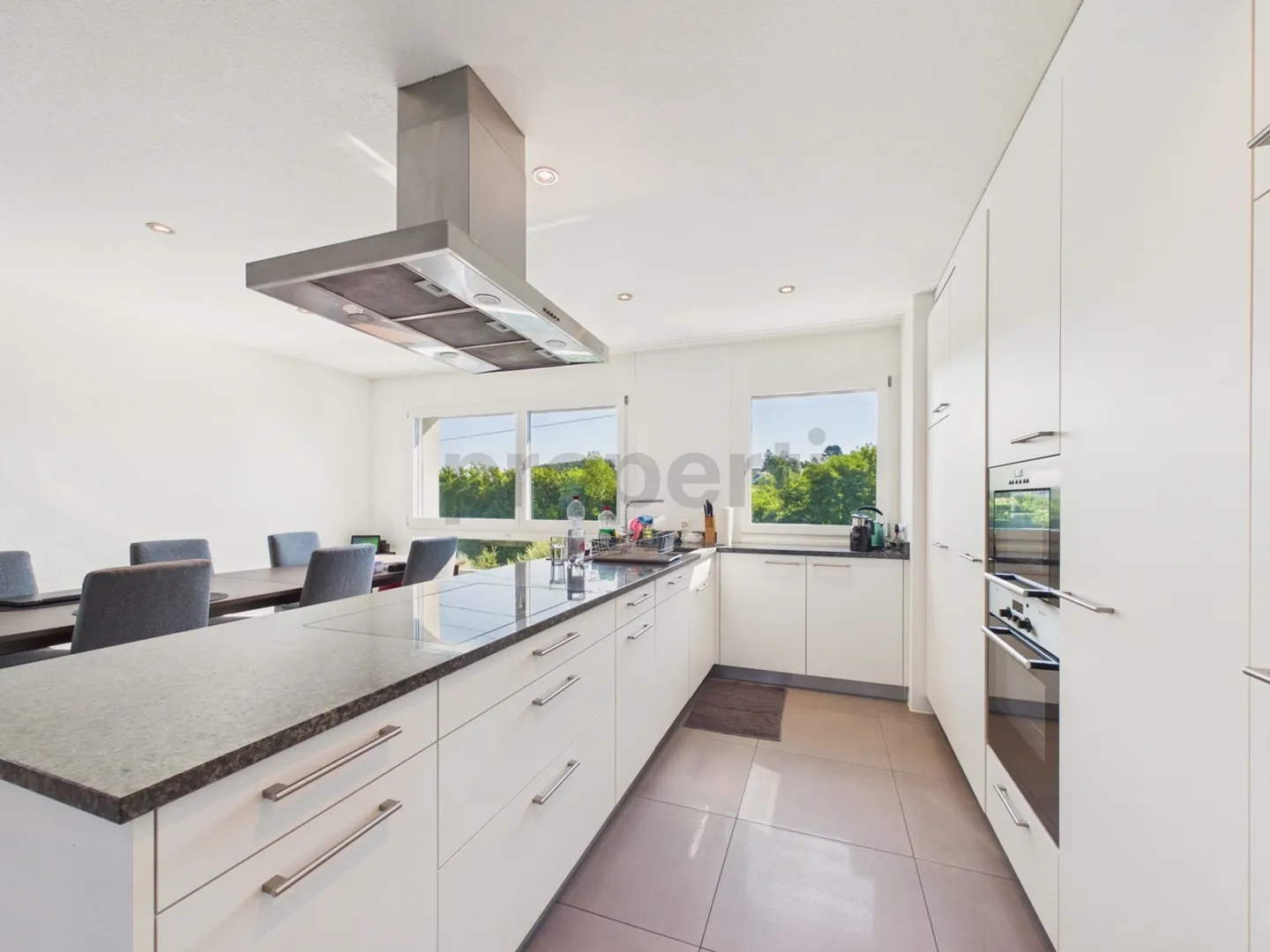 Appartement moderne et spacieux de 3,5 pièces à Adliswil - Photo 2 sur 10