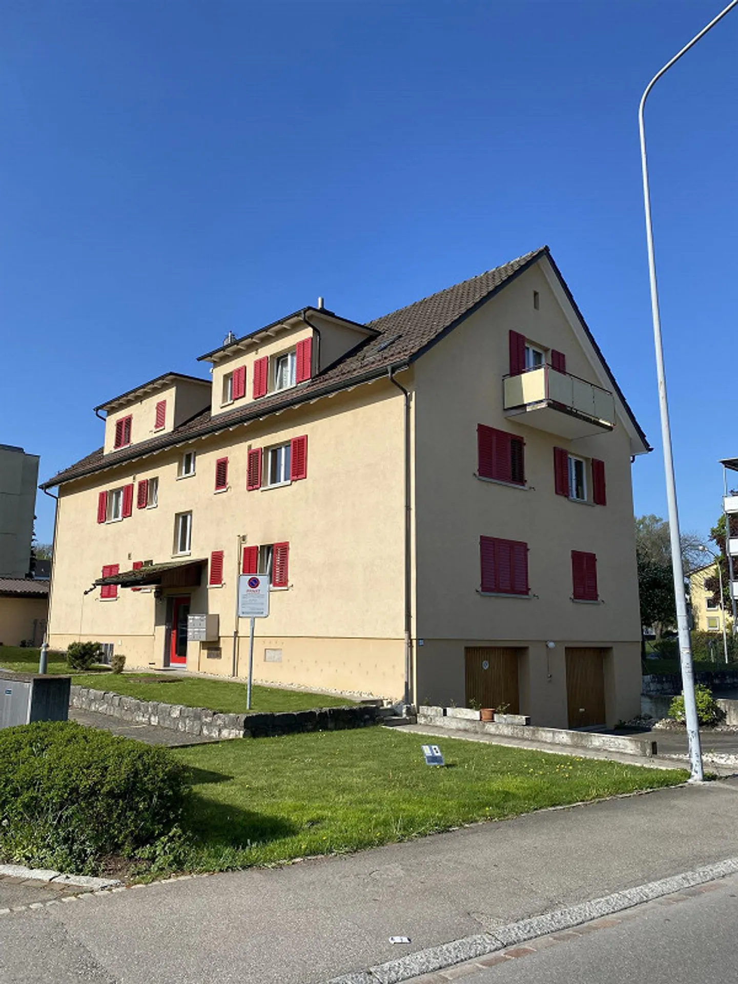 Appartement central de 3 pièces à Oberglatt - Photo 1 sur 6