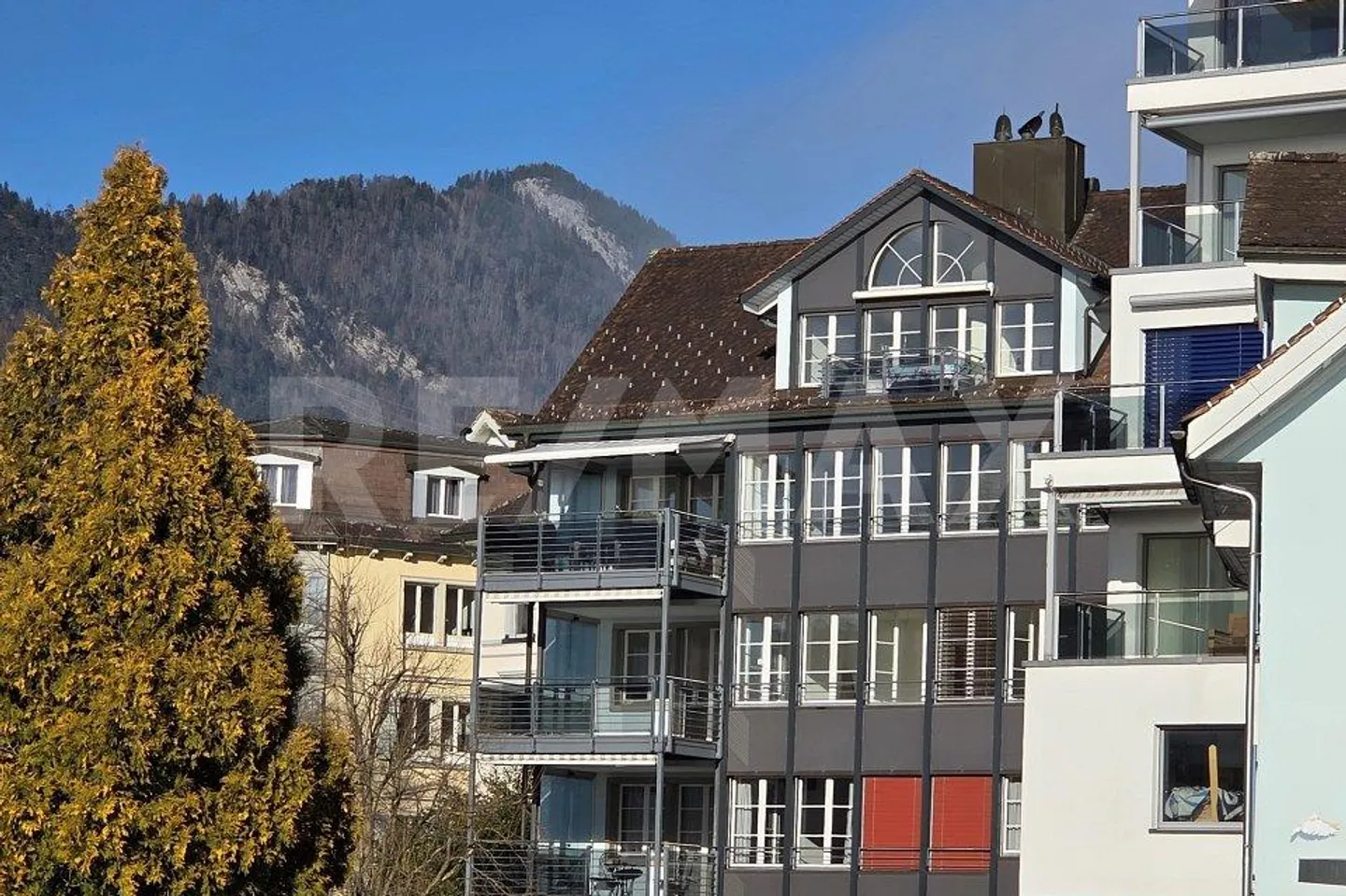 Appartamento esclusivo di 3,5 stanze, sul lago di Lucerna - Prima locazione dopo ristrutturazione completa, Brunnen SZ - Foto 2 di 13