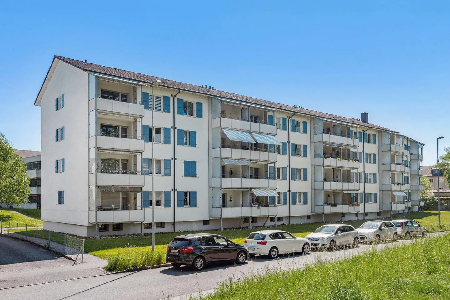 Appartement moderne avec balcon ensoleillé - Photo 2 sur 8