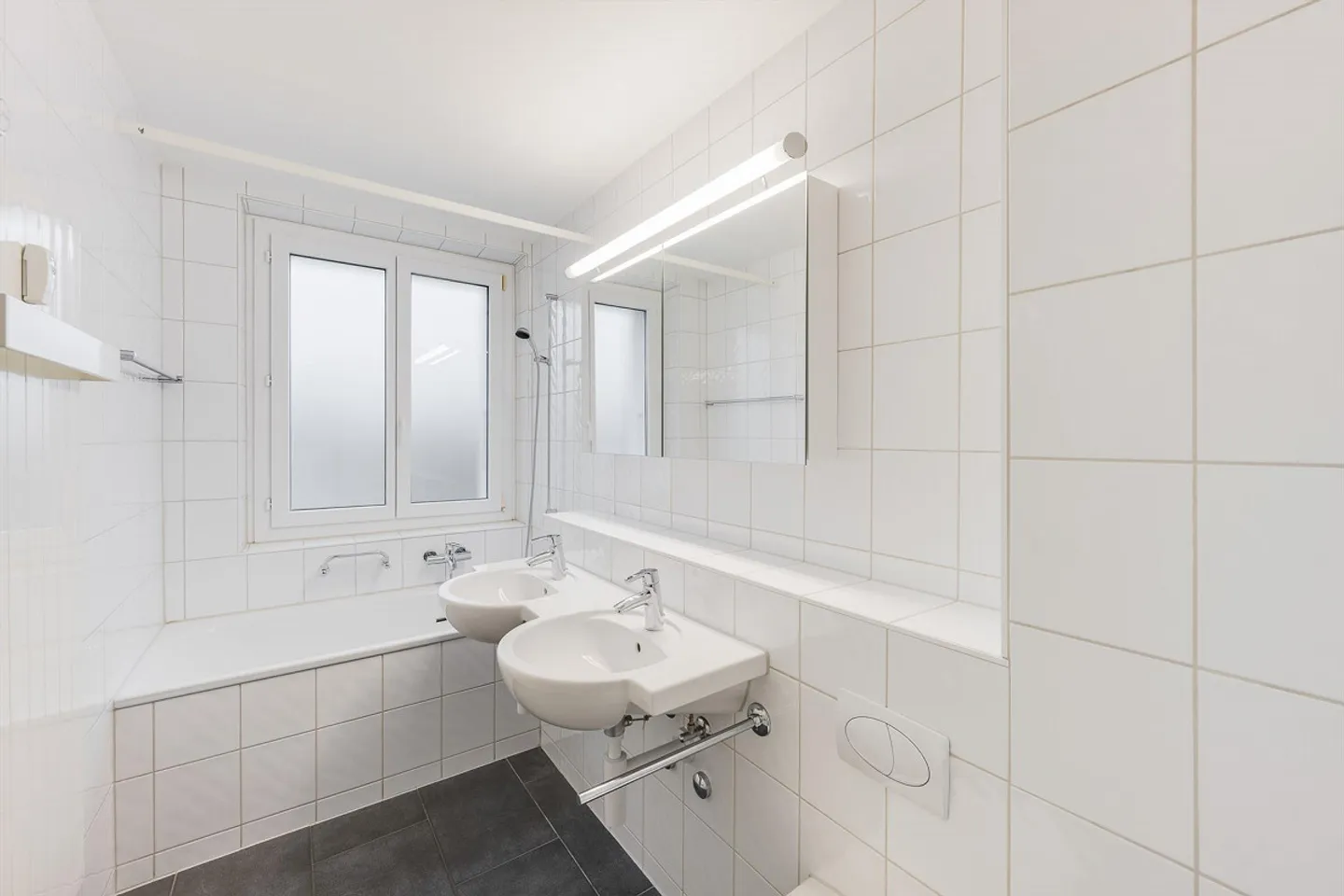 Appartement moderne avec balcon ensoleillé - Photo 5 sur 8