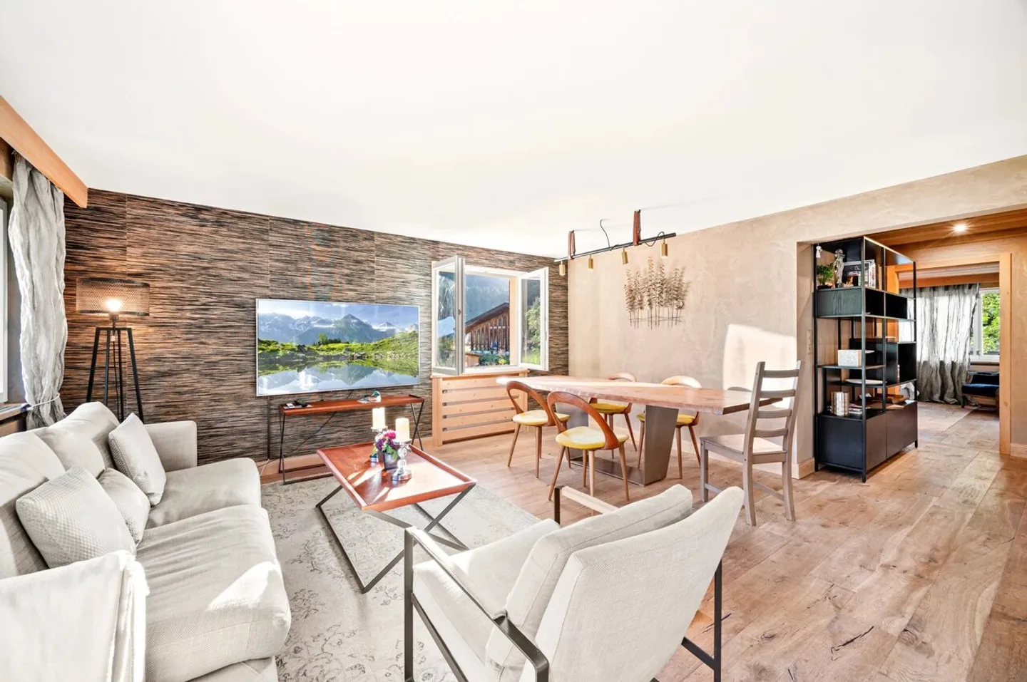 Apartment in the center of Gstaad - Photo 2 of 10