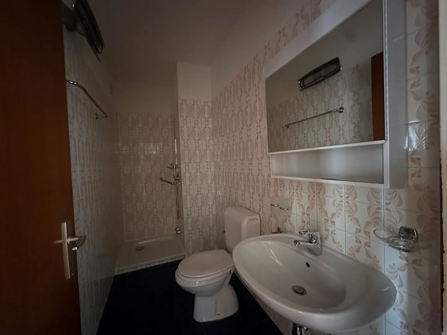 Locarno 4.5 Room Apartment Furnished with Balconies - Photo 10 of 10