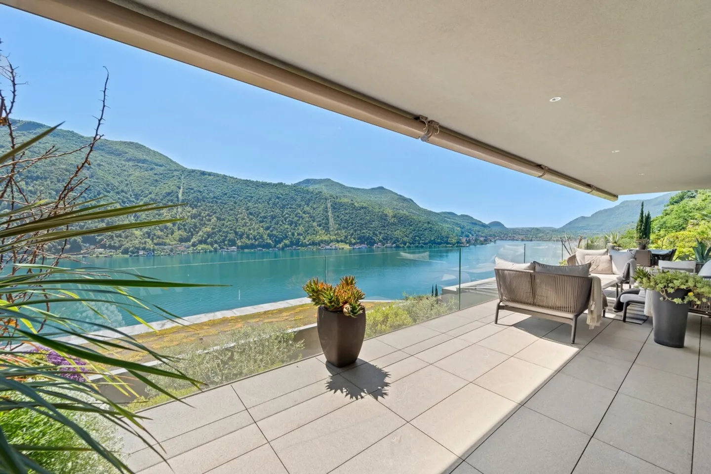 Morcote - Wunderschöne 3,5-Zimmer-Wohnung mit Seeblick und Garten - Foto 8 von 23