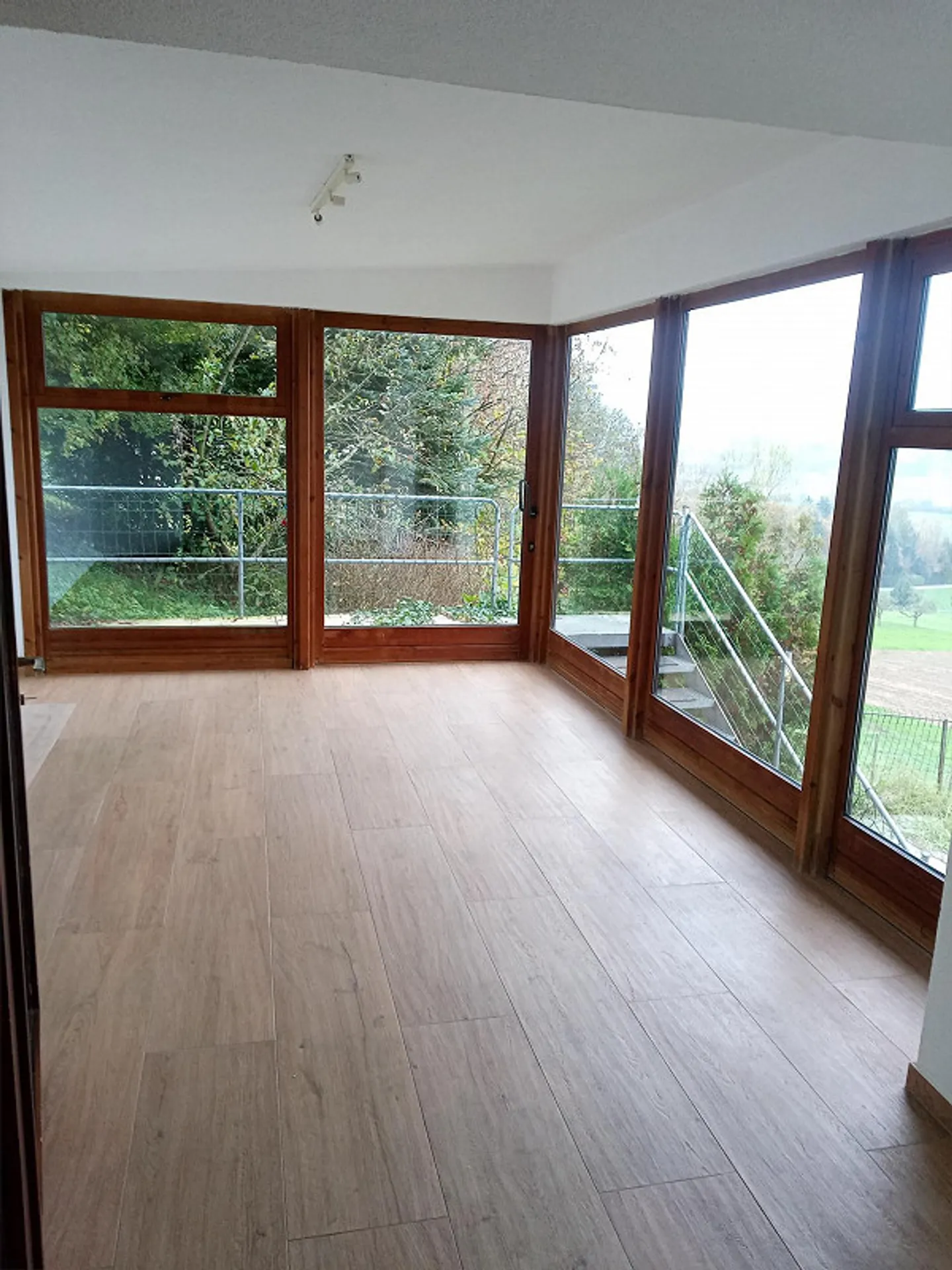 Appartement en duplex avec jardin privé et vue sur les Alpes - Photo 11 sur 16