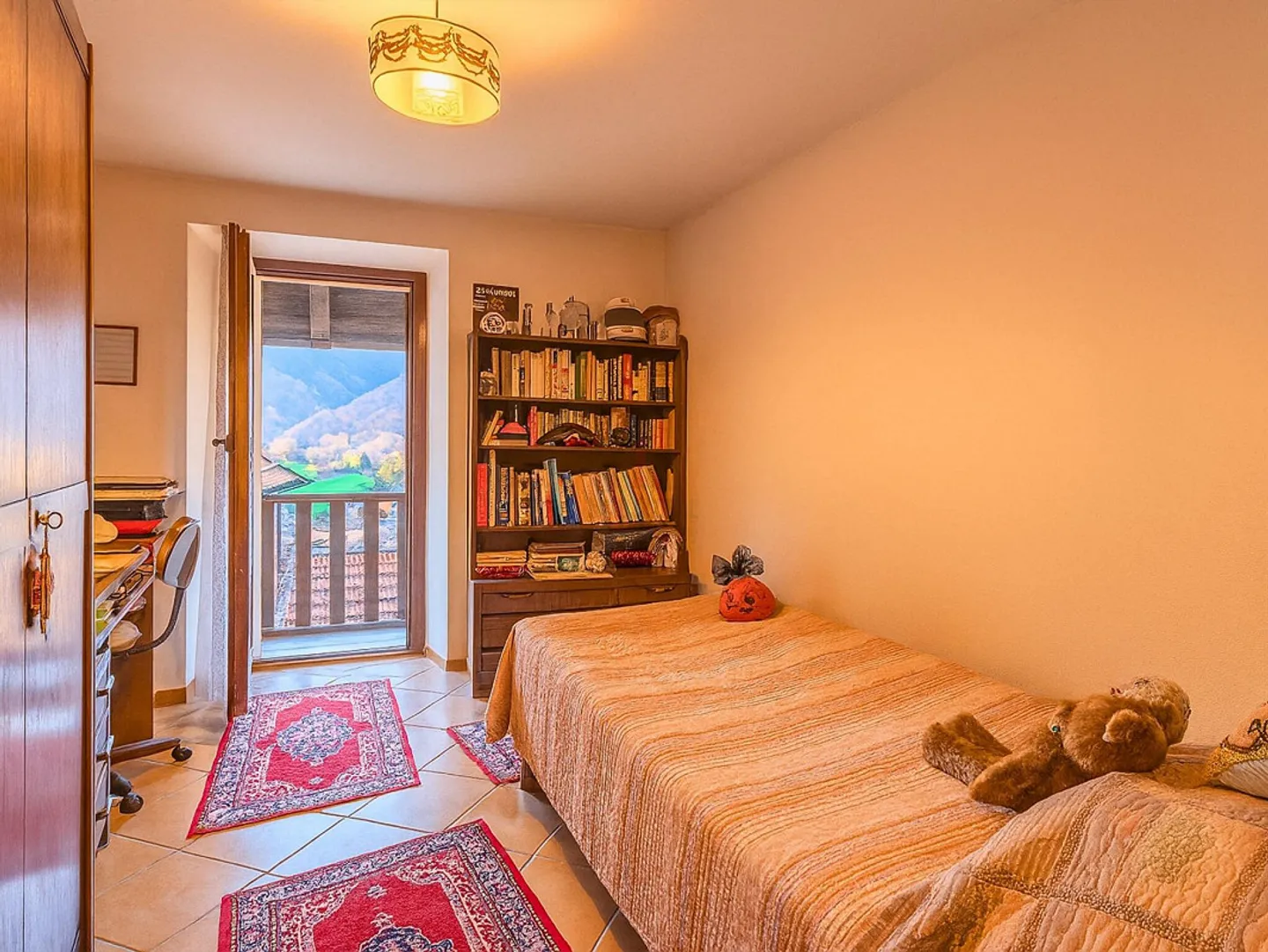 AN AUTHENTIC REFUGE IN THE HEART OF THE MUGGIO VALLEY - Photo 6 of 11