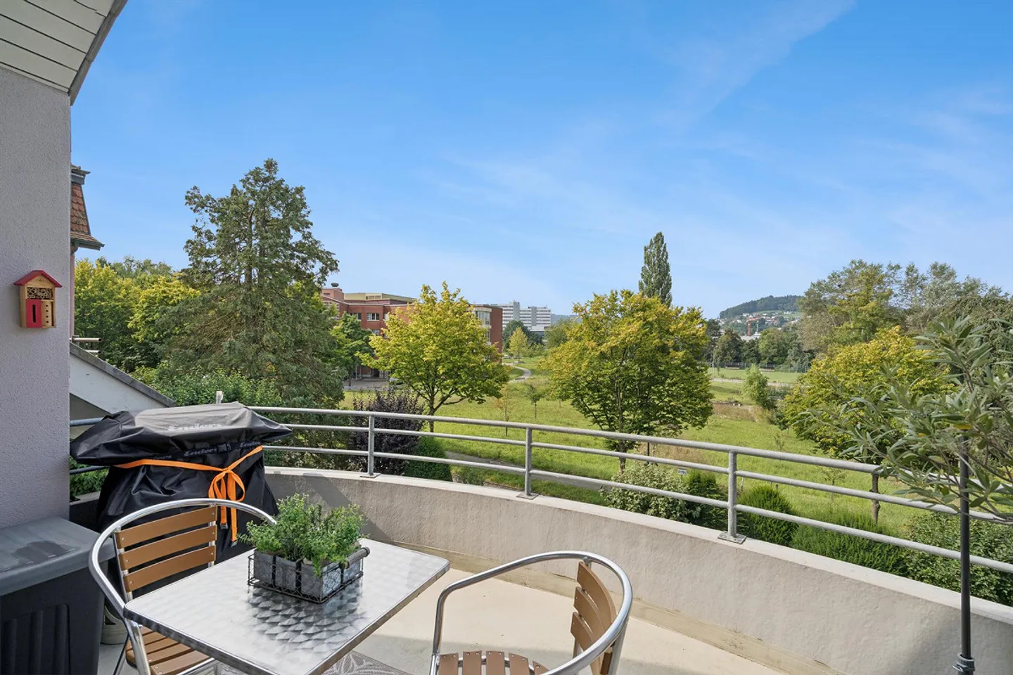 Appartamento duplex attraente di 6,5 stanze con molto spazio e vista - Foto 1 di 17