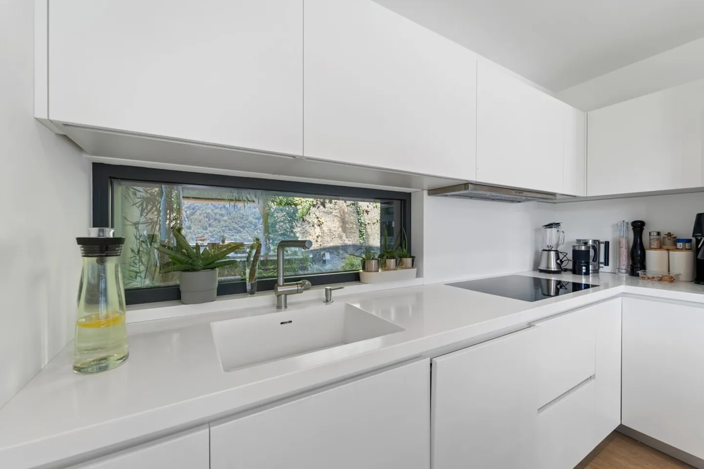 Morcote - Wunderschöne 3,5-Zimmer-Wohnung mit Seeblick und Garten - Foto 16 von 23