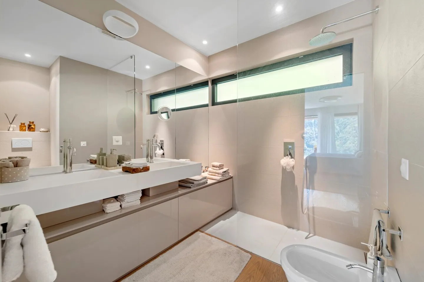 Morcote - Wunderschöne 3,5-Zimmer-Wohnung mit Seeblick und Garten - Foto 22 von 23