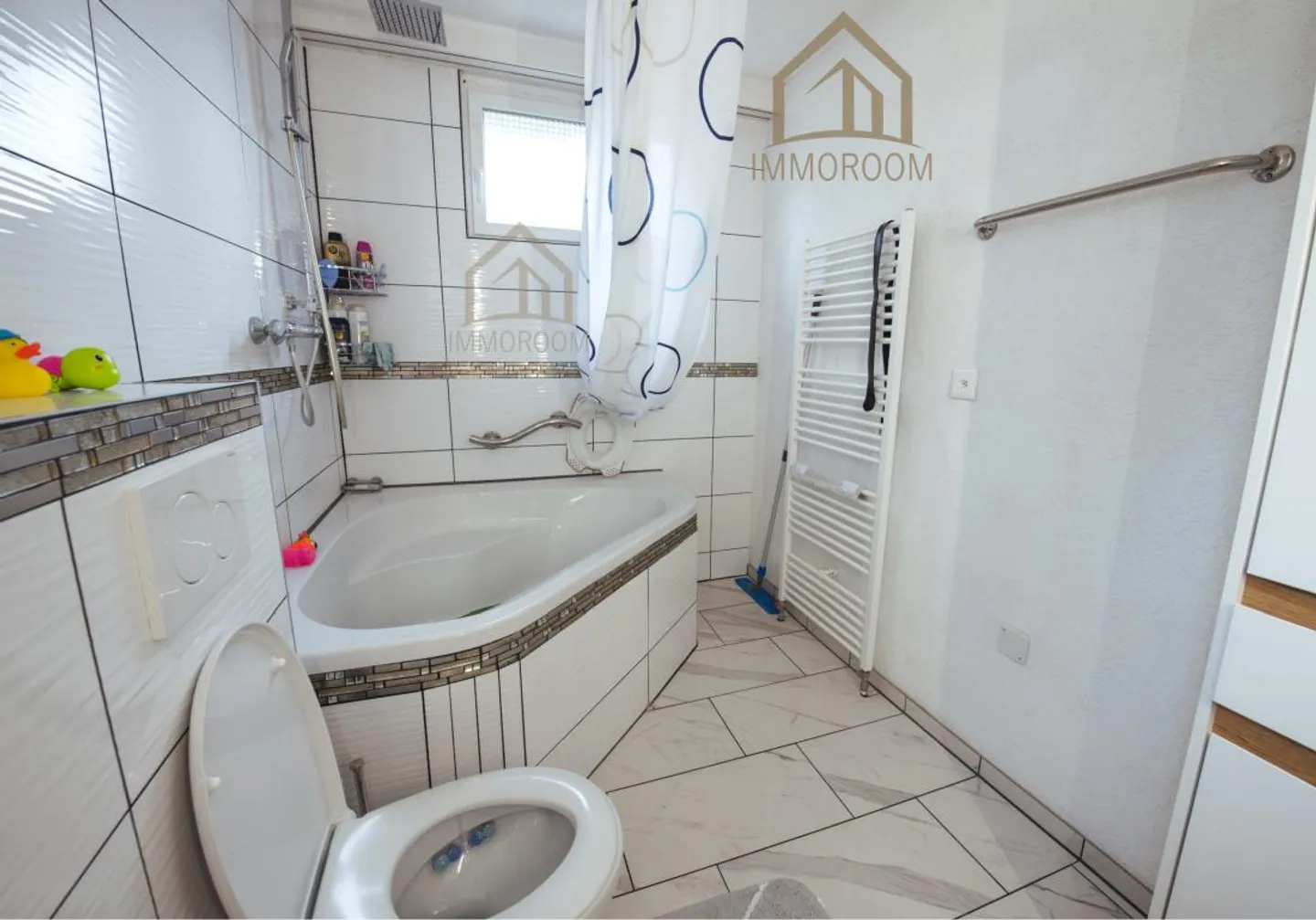 Casa trifamiliare con potenziale - ideale per famiglie e investitori - Foto 8 di 17