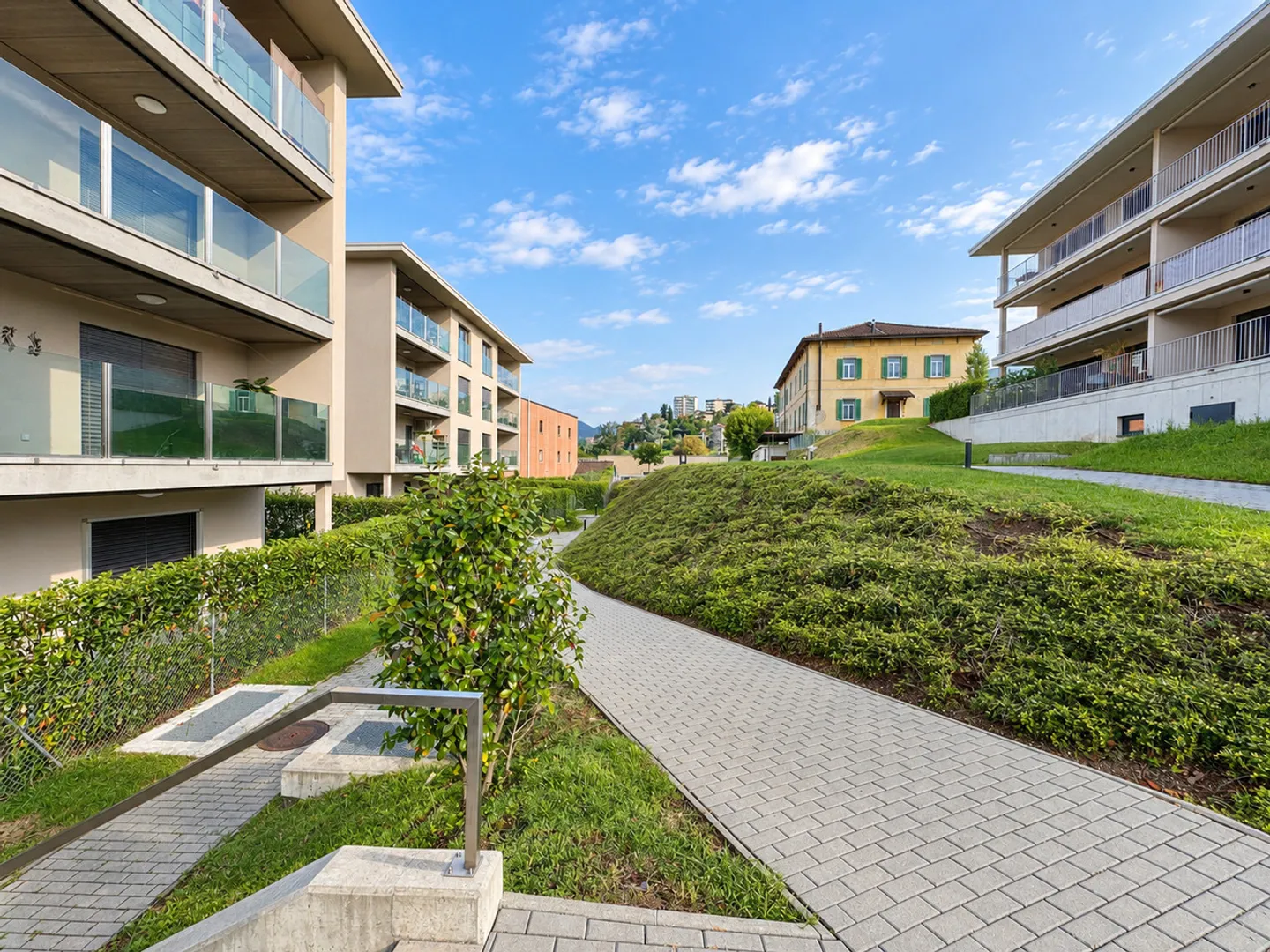 Appartamento con ampio giardino - Foto 1 di 11