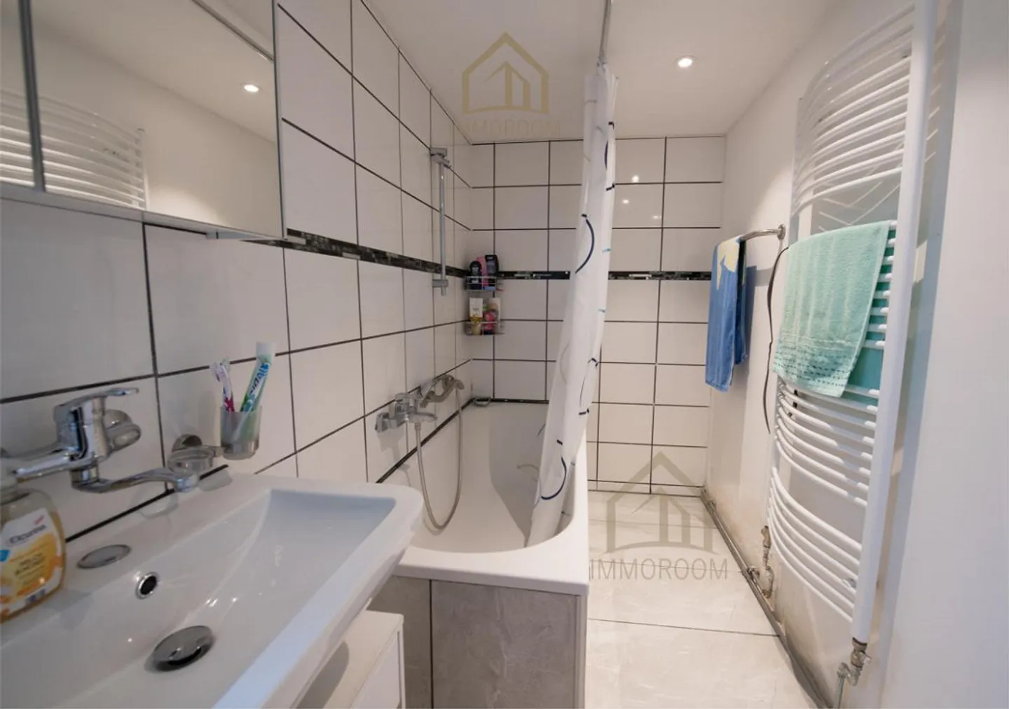 Casa trifamiliare con potenziale - ideale per famiglie e investitori - Foto 14 di 17