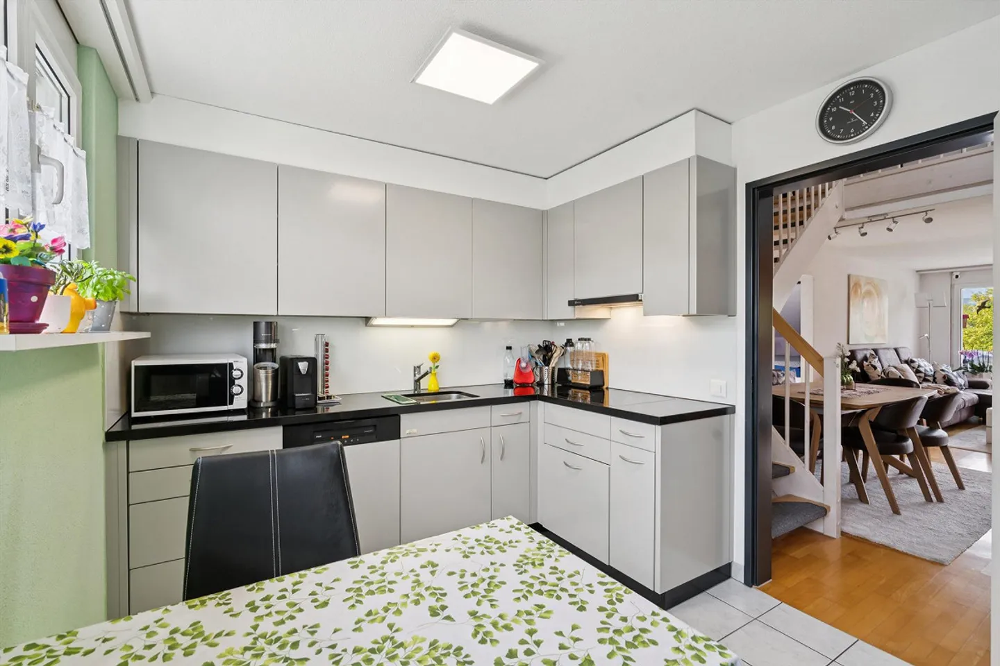 Appartamento duplex attraente di 6,5 stanze con molto spazio e vista - Foto 9 di 17