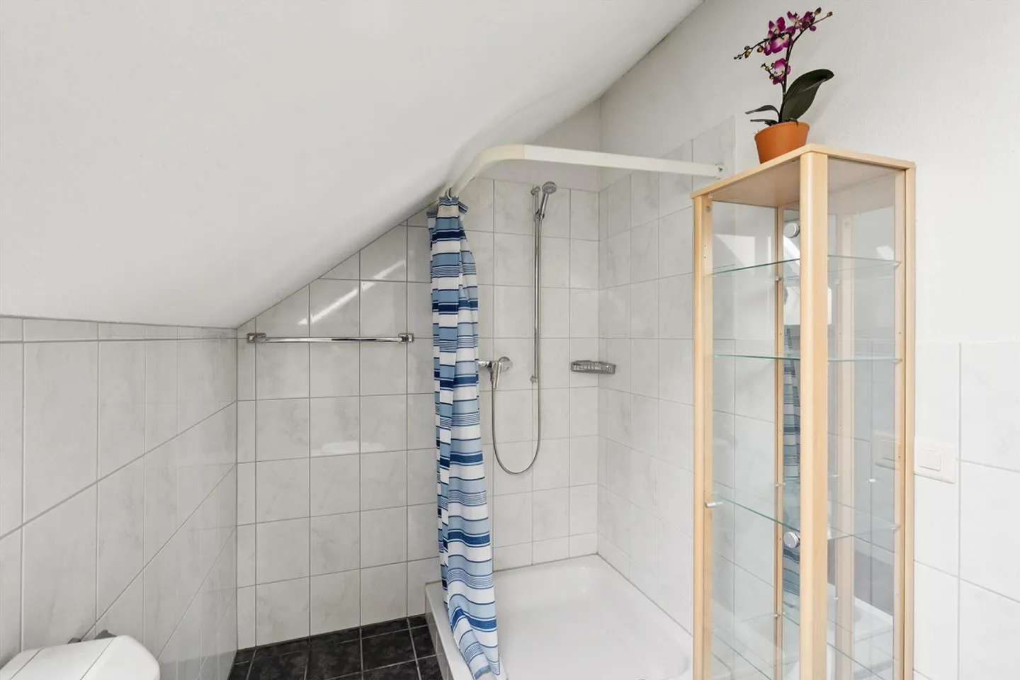 Appartamento duplex attraente di 6,5 stanze con molto spazio e vista - Foto 15 di 17