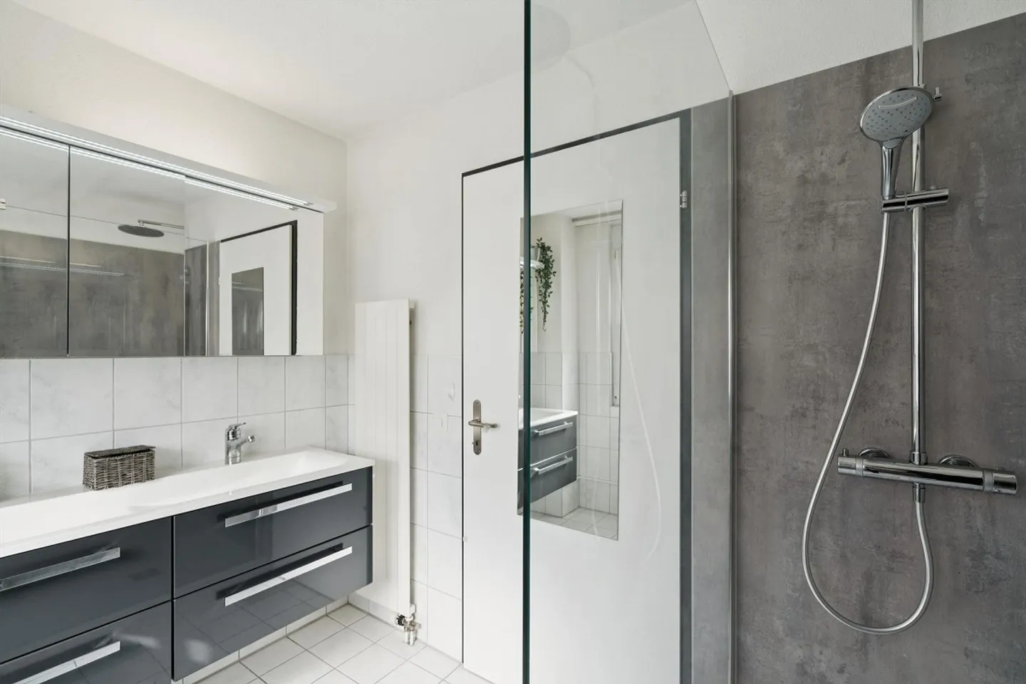 Appartamento duplex attraente di 6,5 stanze con molto spazio e vista - Foto 12 di 17