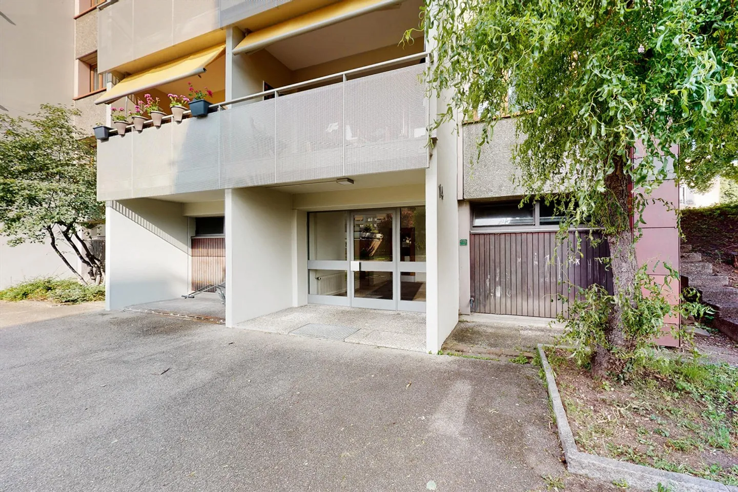 Family-Friendly Apartment - Photo 2 of 9