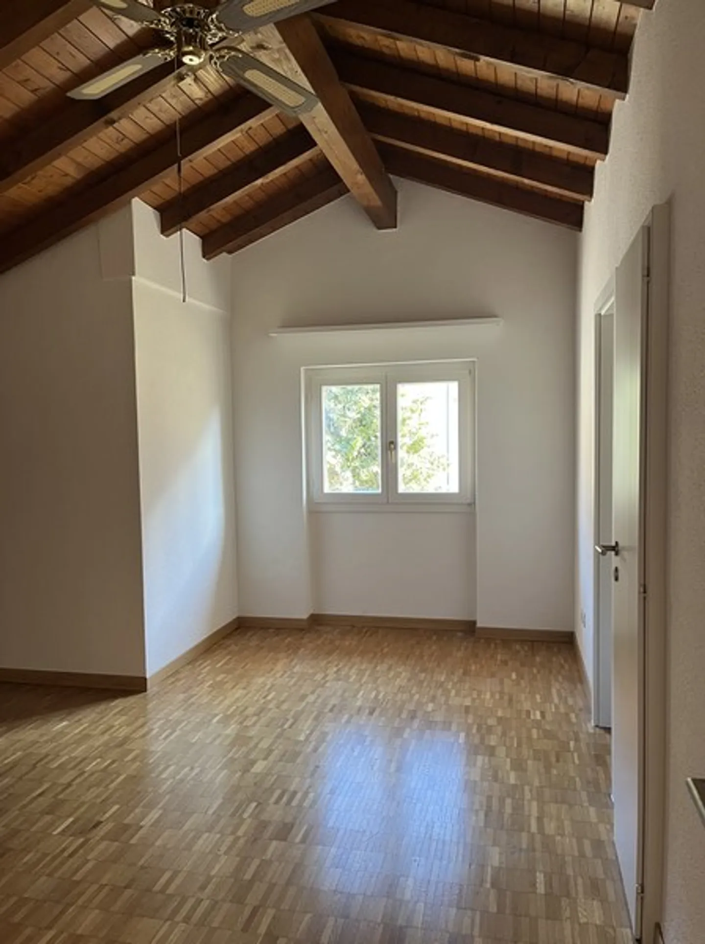 Wir vermieten eine 6.5-Zimmer-Duplexwohnung mit großem Balkon - Foto 7 von 12