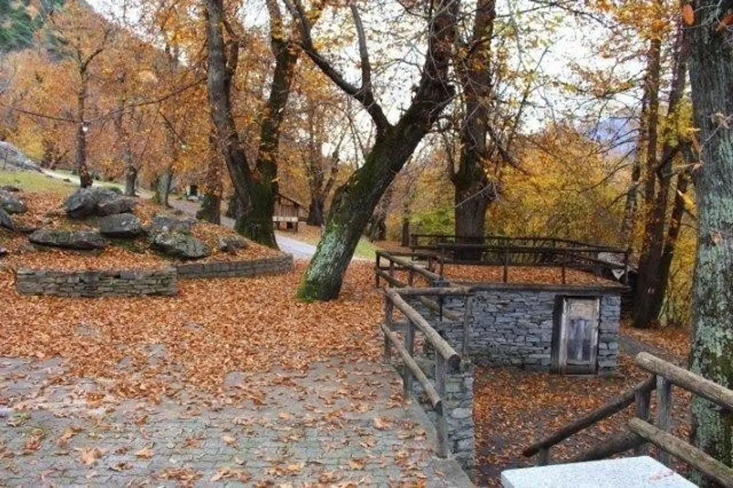 «Grotto mit 3 Zimmern / Grotto con 3 camere» - Foto 26 di 26