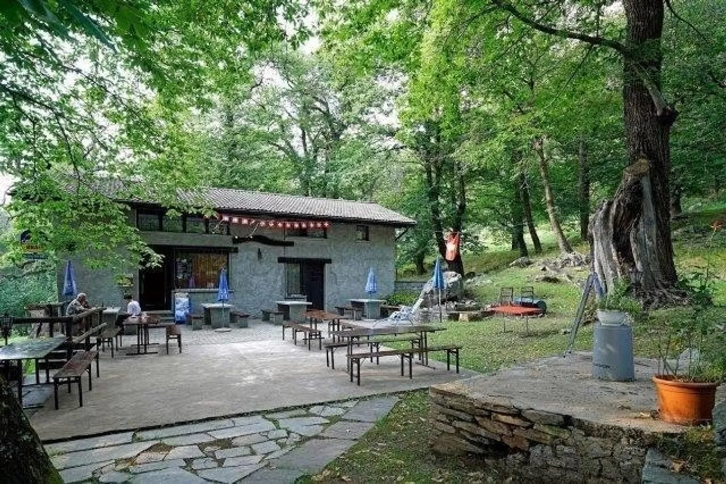 «Grotto mit 3 Zimmern / Grotto con 3 camere» - Foto 1 di 26