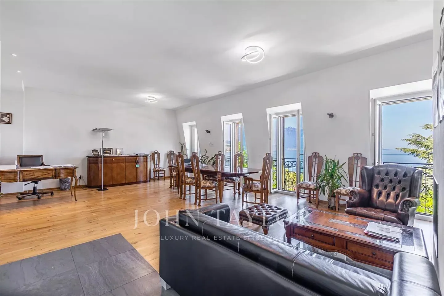 Apartment with ROOFTOP in the heart of Montreux - Photo 5 of 10