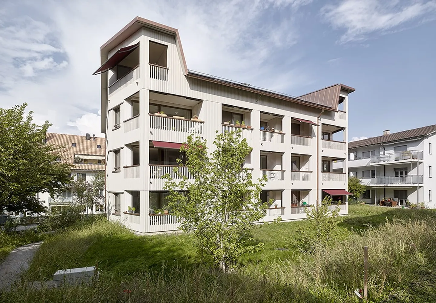 Underground parking spaces for rent - Photo 1 of 3