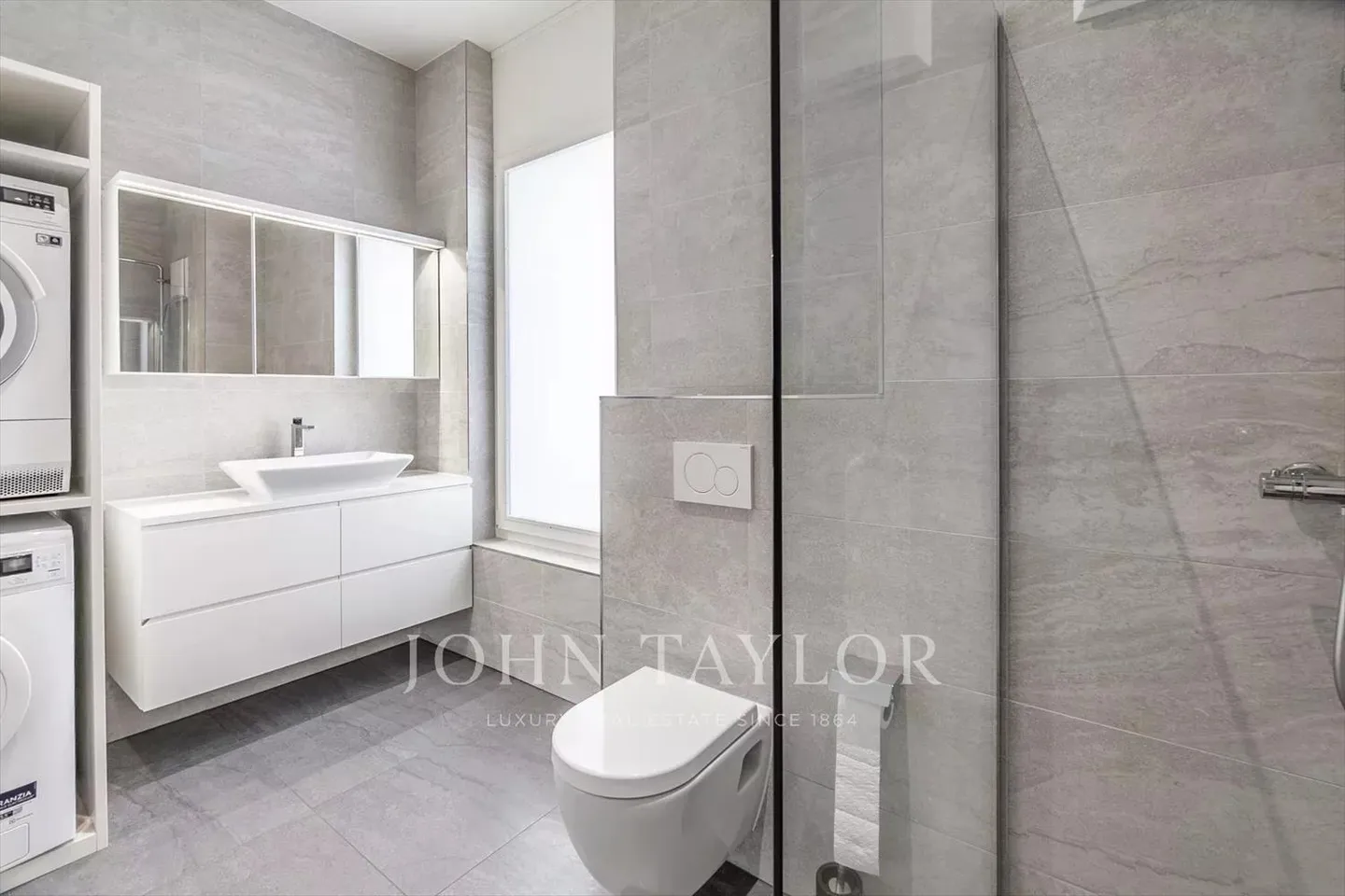 Apartment with ROOFTOP in the heart of Montreux - Photo 8 of 10