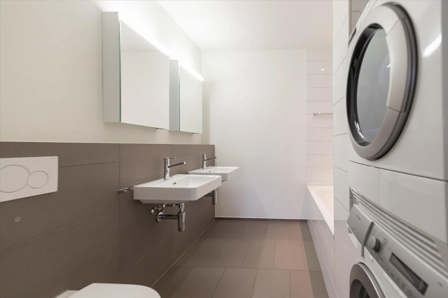 Your dream apartment in ROY! - Photo 7 of 11