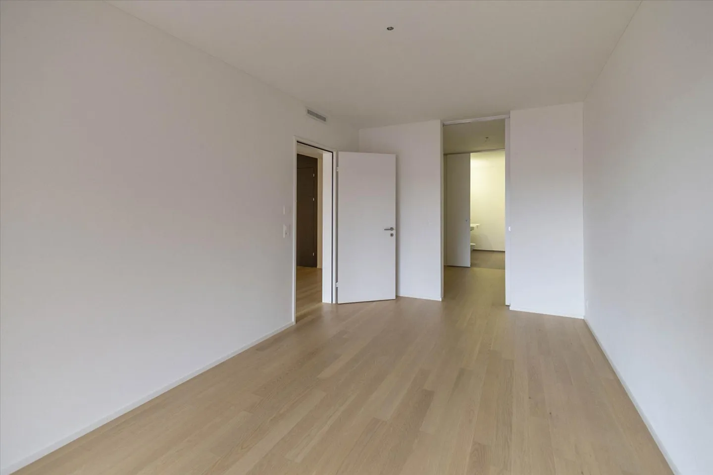 Your dream apartment in ROY! - Photo 9 of 11